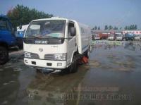東風福瑞卡多功能掃路車 一車多能，助力高效環衛作業